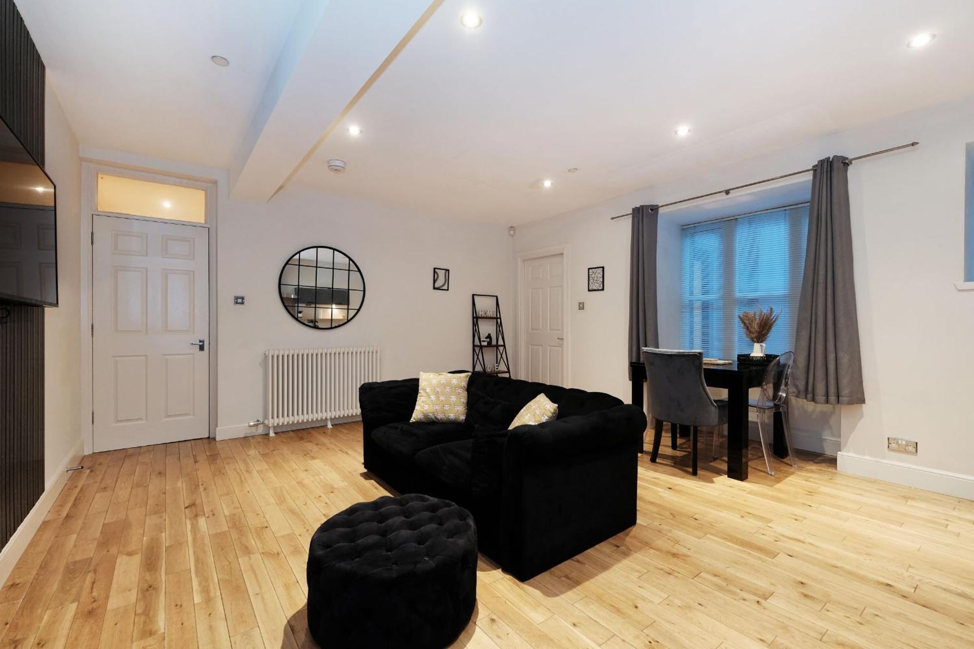 One Of A Kind Historic 3 Bedroom Apartment Aberdeen Extérieur photo