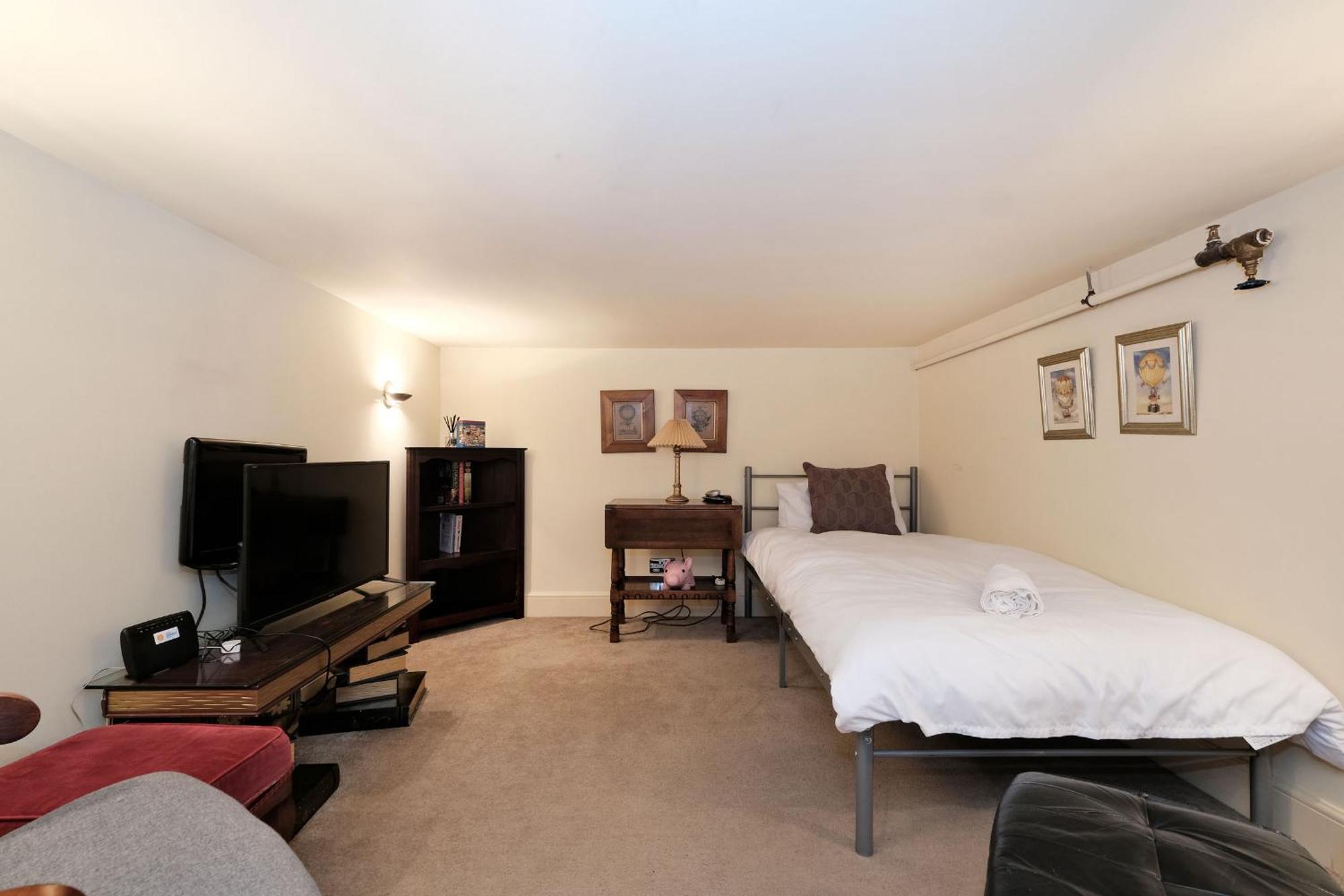 One Of A Kind Historic 3 Bedroom Apartment Aberdeen Extérieur photo